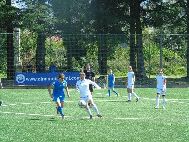 გოგონების დამაჯერებელი გამარჯვება